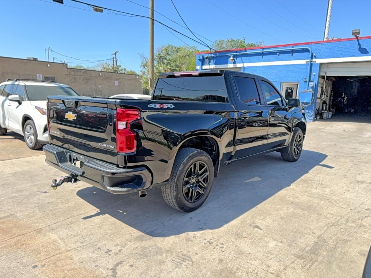 2024 Chevrolet Silverado K1500 Custom - Фото 4