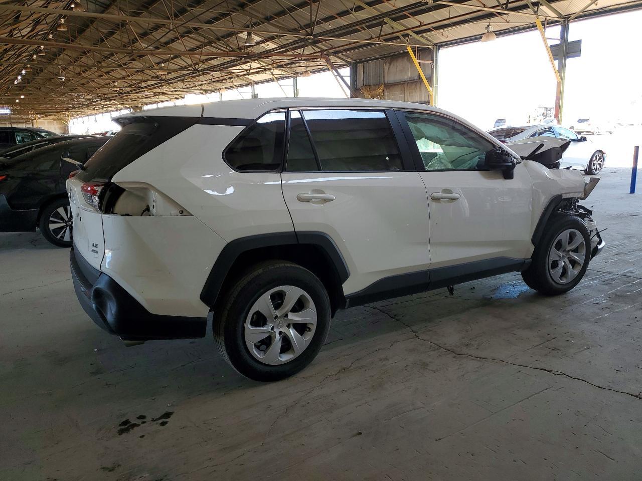 2024 Toyota Rav4 Le - Image 3