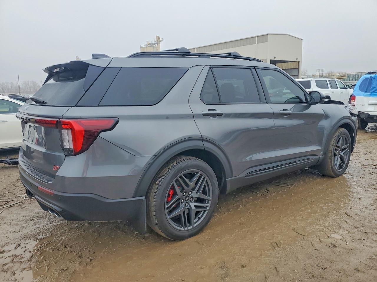 2025 Ford Explorer St - Фото 3