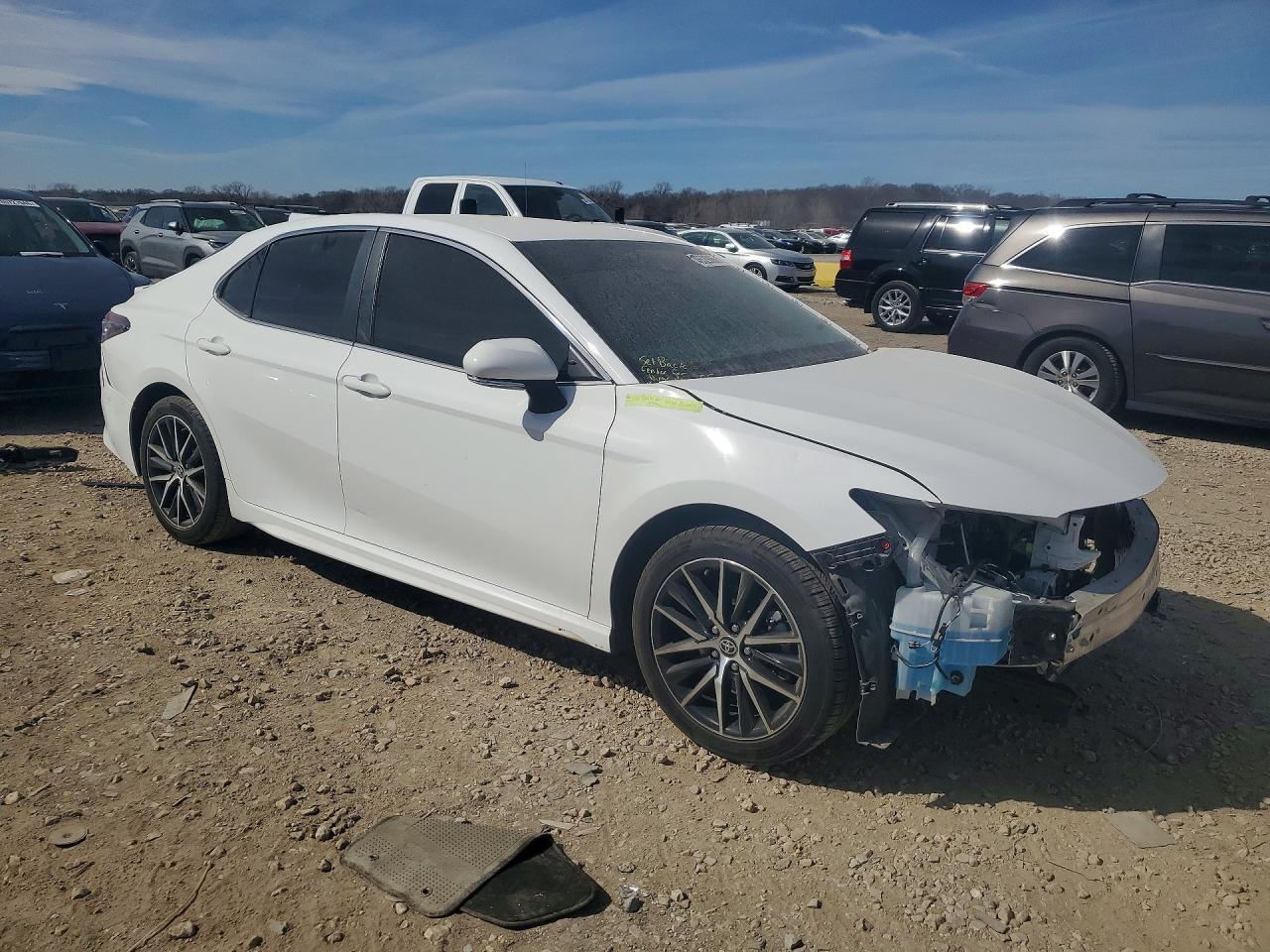 2024 Toyota Camry Se - Фото 4