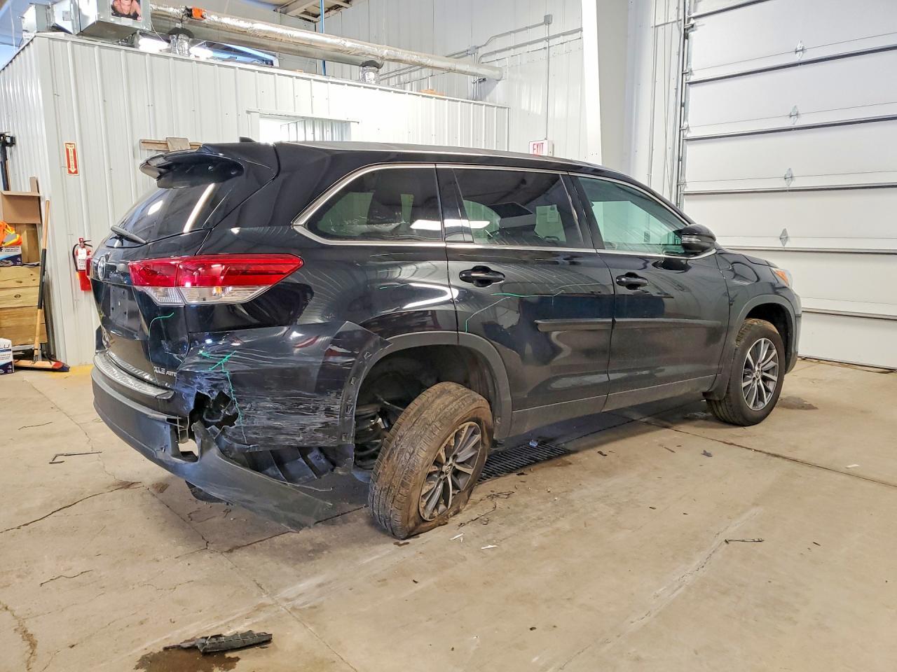 2019 Toyota Highlander Xle - Фото 3