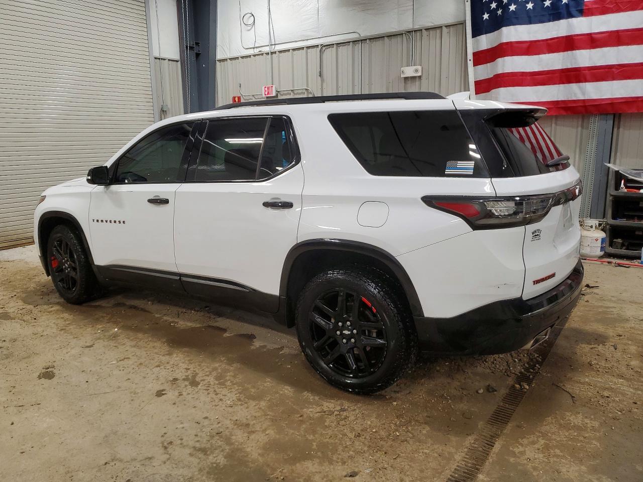 2020 Chevrolet Traverse Premier - Фото 2
