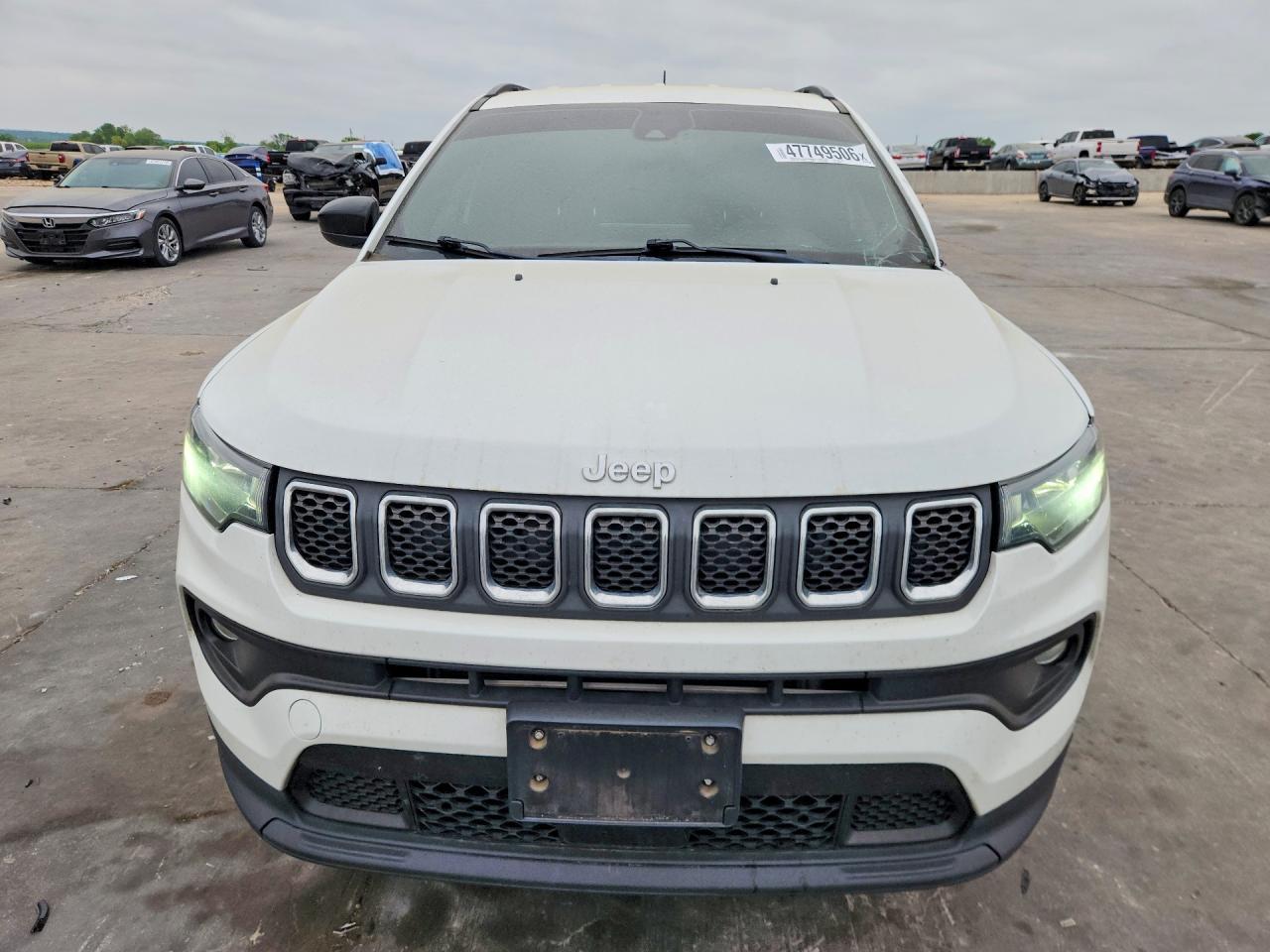 2023 Jeep Compass Latitude - Image 5