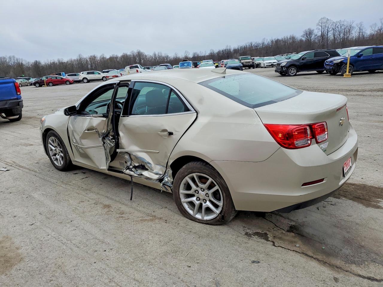 2015 Chevrolet Malibu 1Lt - Фото 2