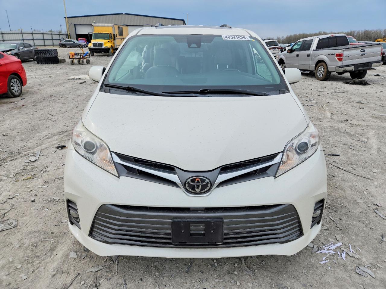 2020 Toyota Sienna Xle 8-Passenger - Image 5