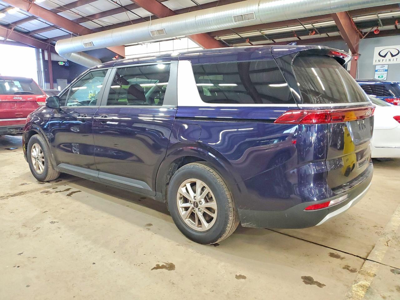 2022 Kia Carnival Lx - Image 2