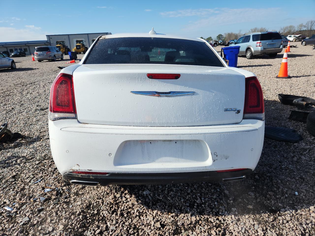 2017 Chrysler 300 S - Фото 6
