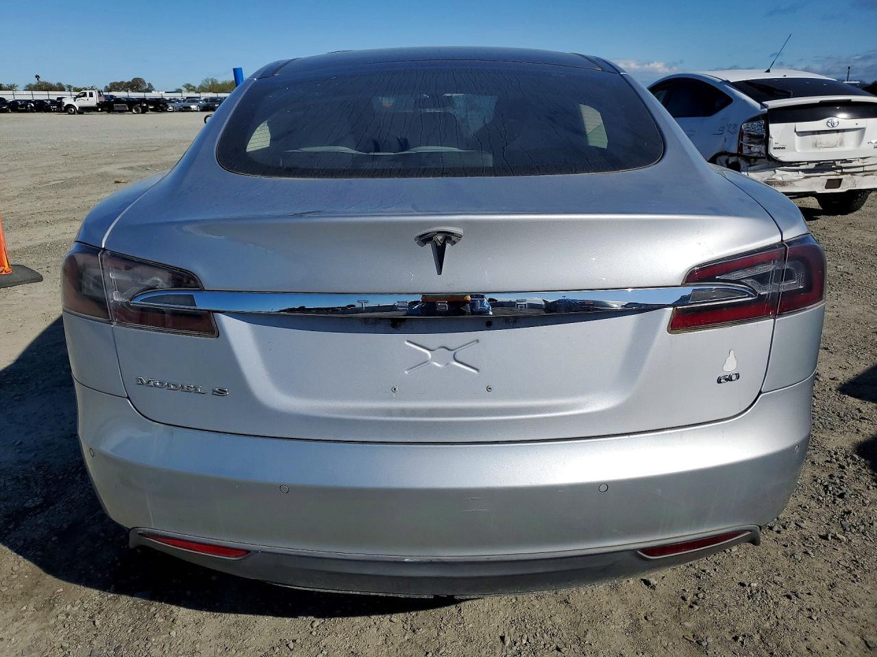 2014 Tesla Model S 60 - Фото 6