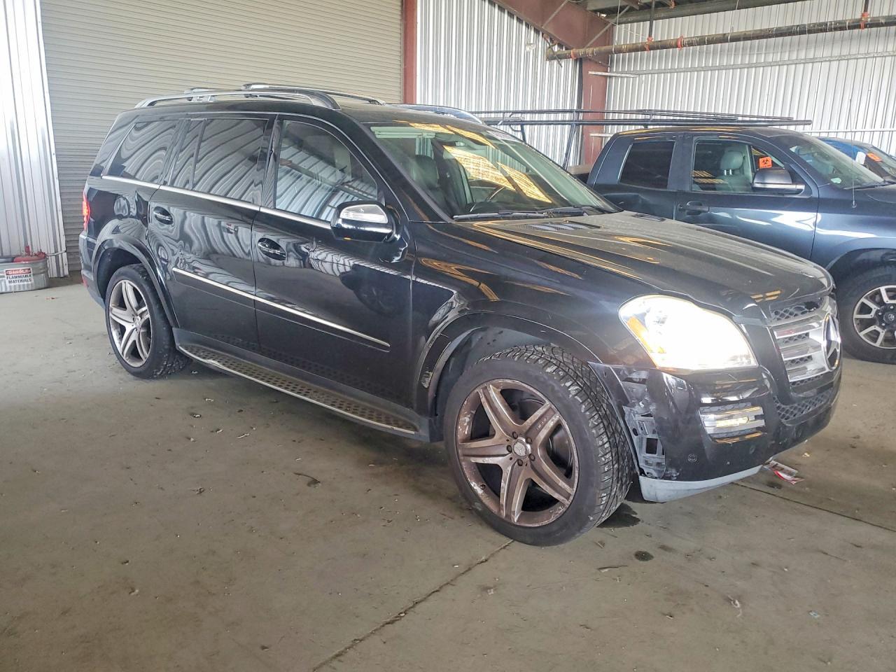 2010 Mercedes-Benz Gl 550 4Matic - Image 4