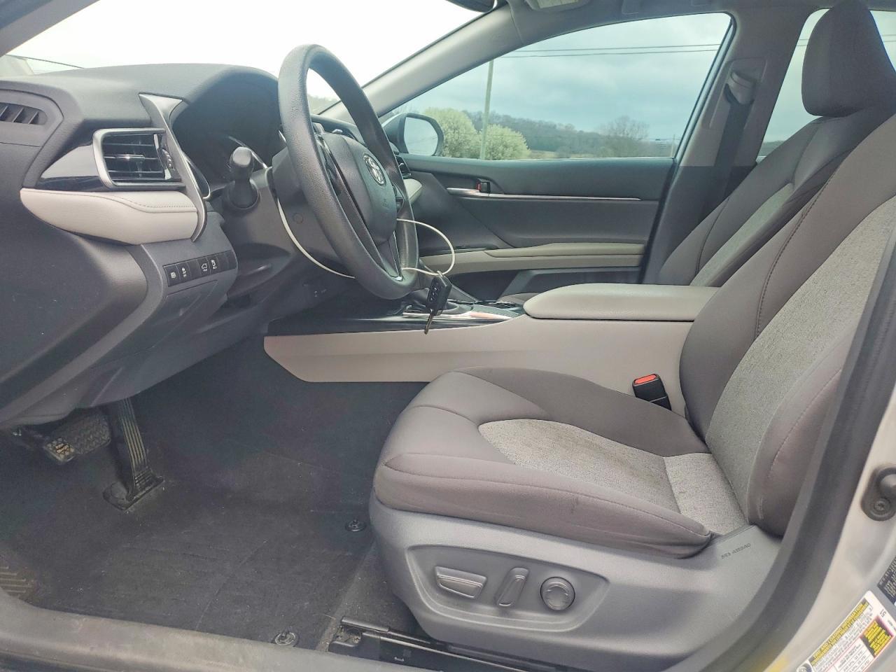 2019 Toyota Camry Le - Фото 7