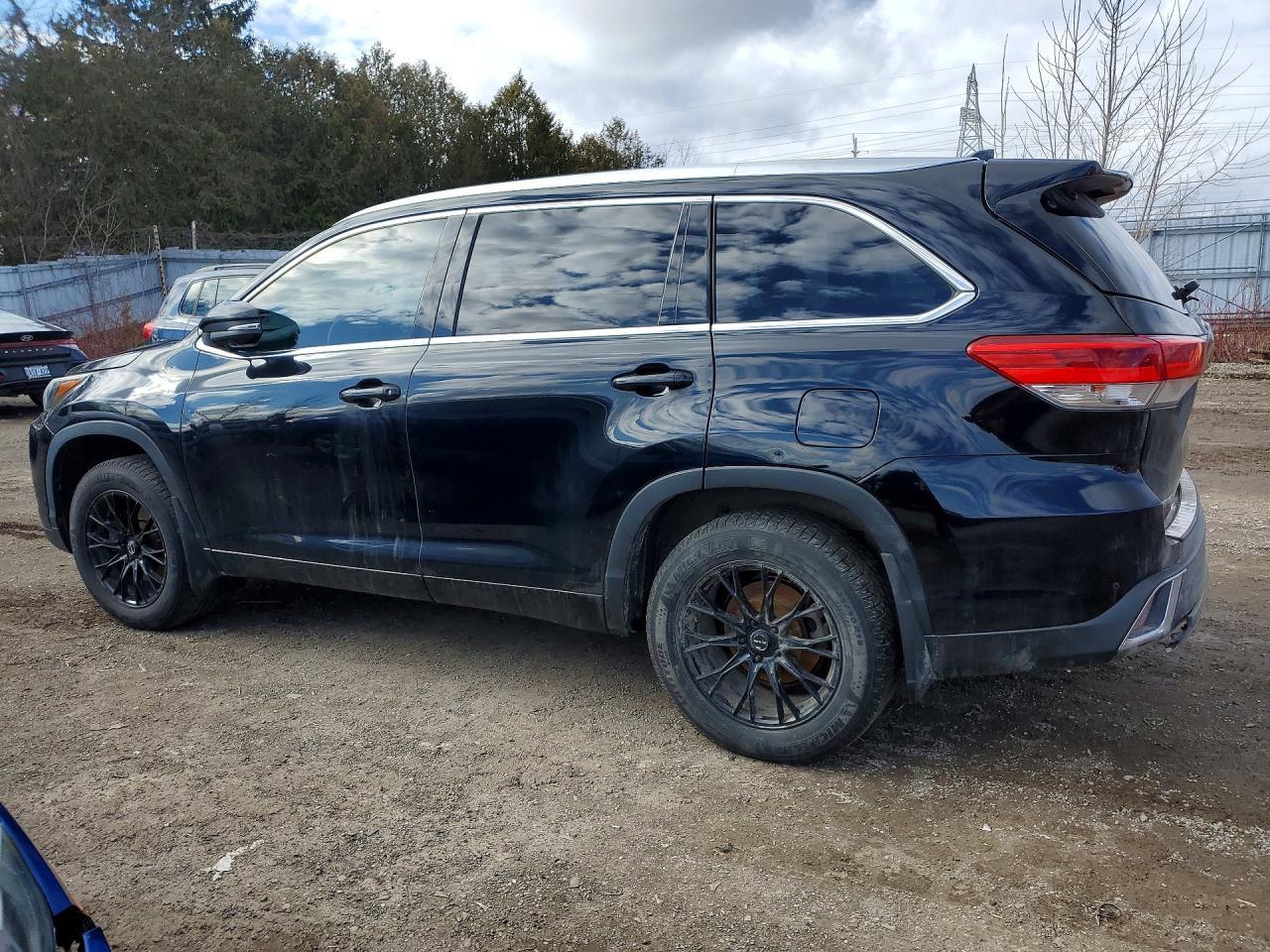 2018 Toyota Highlander Limited - Image 2