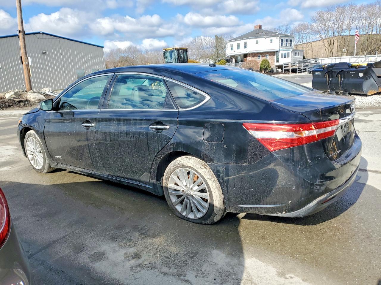 2013 Toyota Avalon Hybrid Xle Touring - Image 2