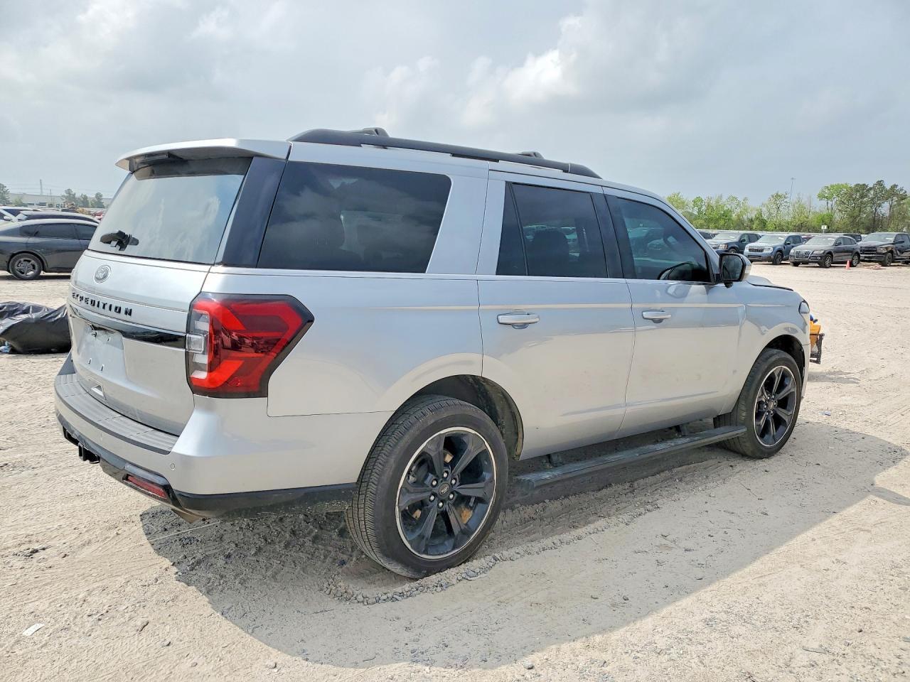 2023 Ford Expedition Limited - Image 3