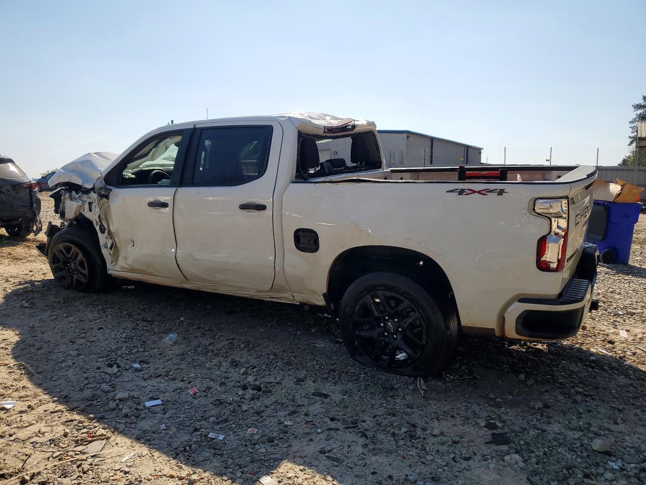 2023 Chevrolet Silverado K1500 Custom - Фото 2