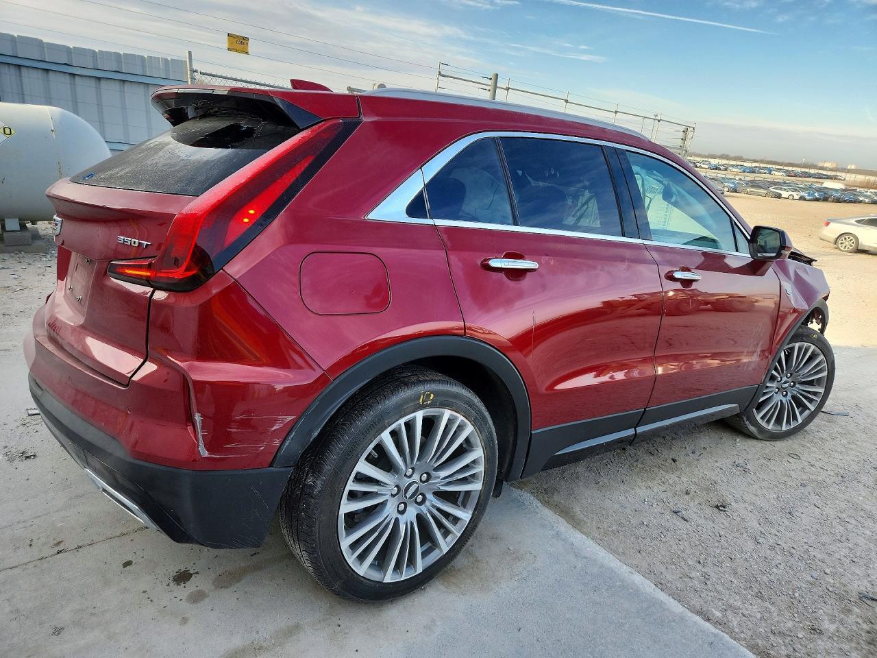 2024 Cadillac Xt4 Premium Luxury - Image 3