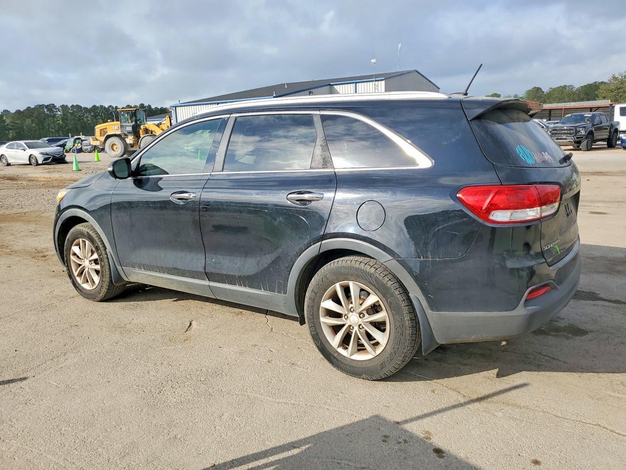 2016 Kia Sorento Lx - Image 2