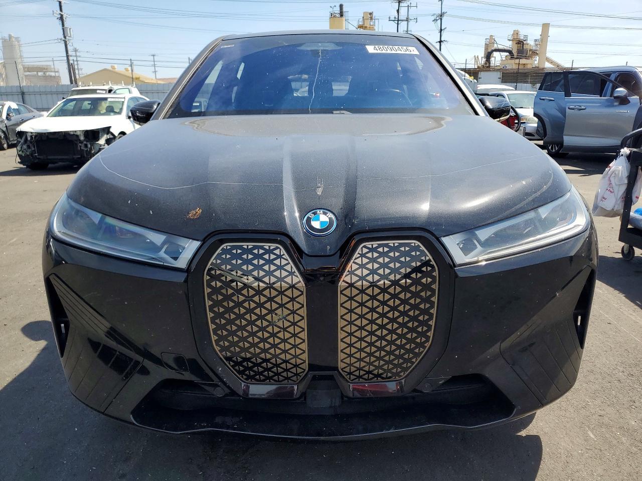 2023 BMW Ix M60 - Фото 5