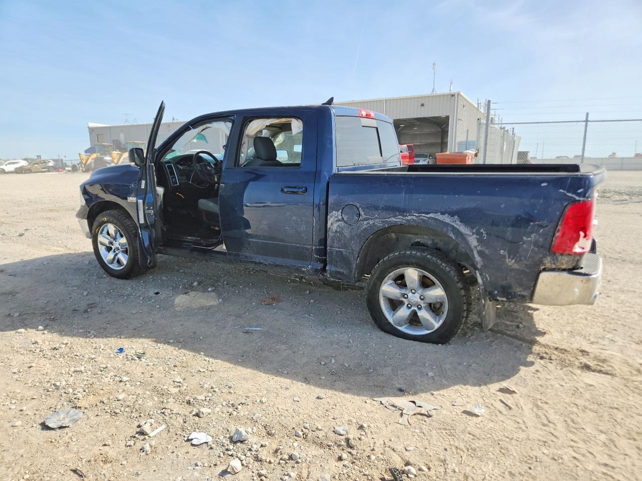 2019 Ram 1500 Classic Slt - Фото 2