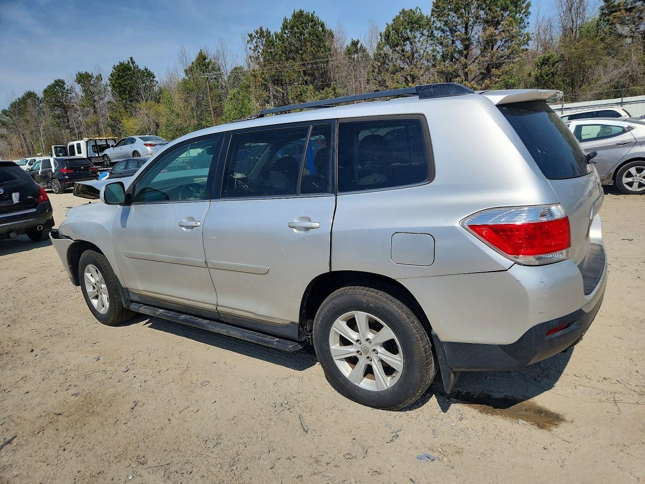 2013 Toyota Highlander Se - Image 2