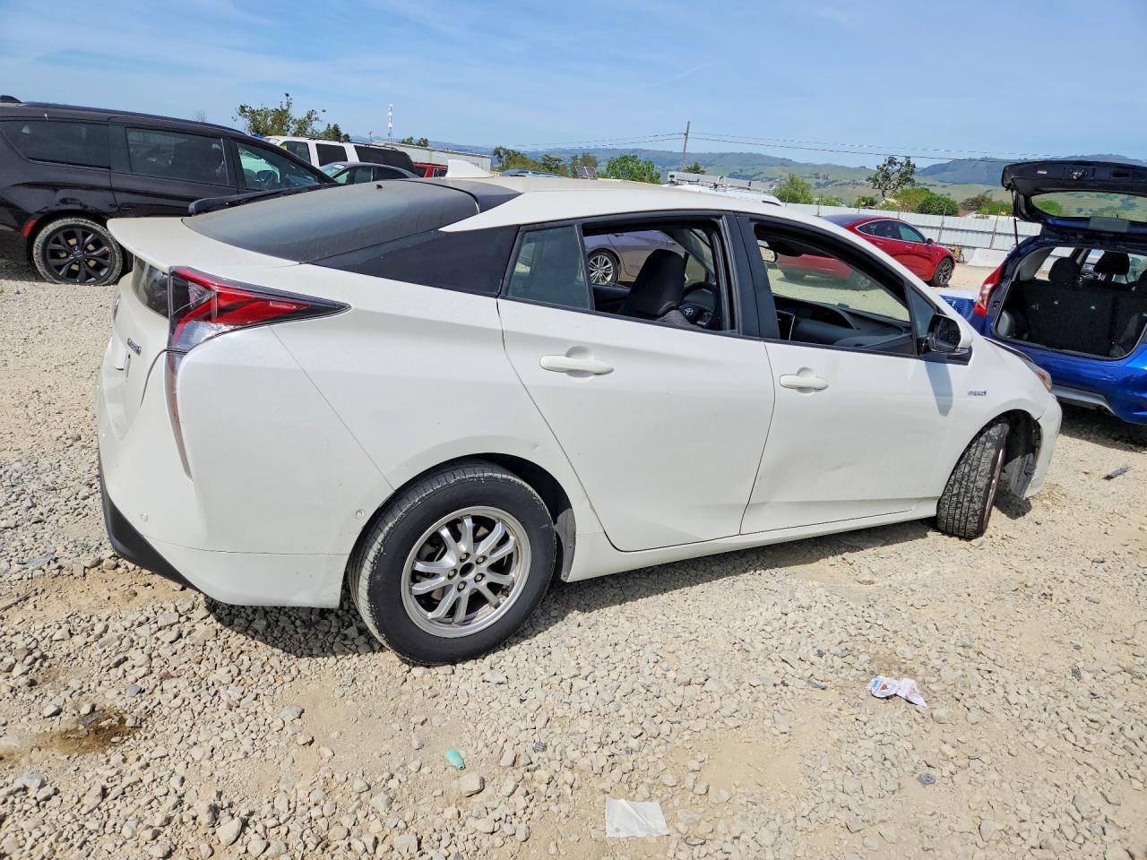 2018 Toyota Prius Two - Фото 3