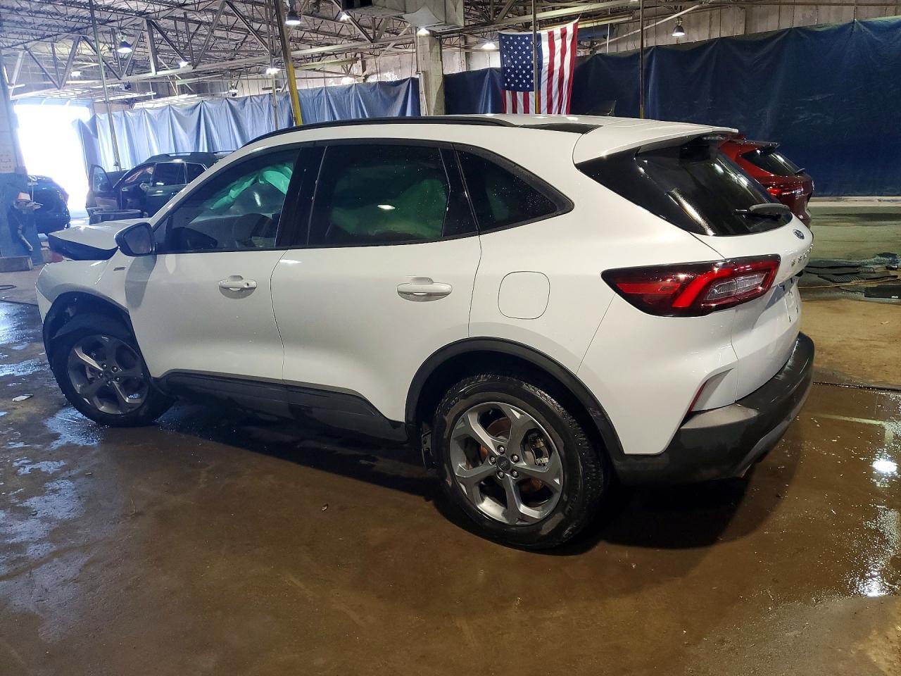 2025 Ford Escape St Line - Image 2