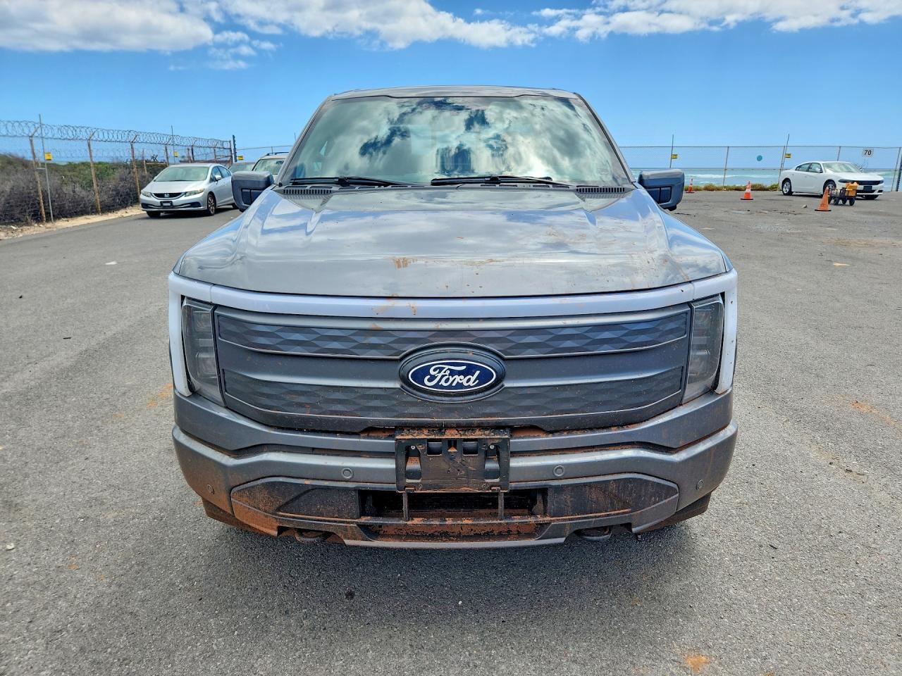 2025 Ford F150 Lightning Lariat - Image 5