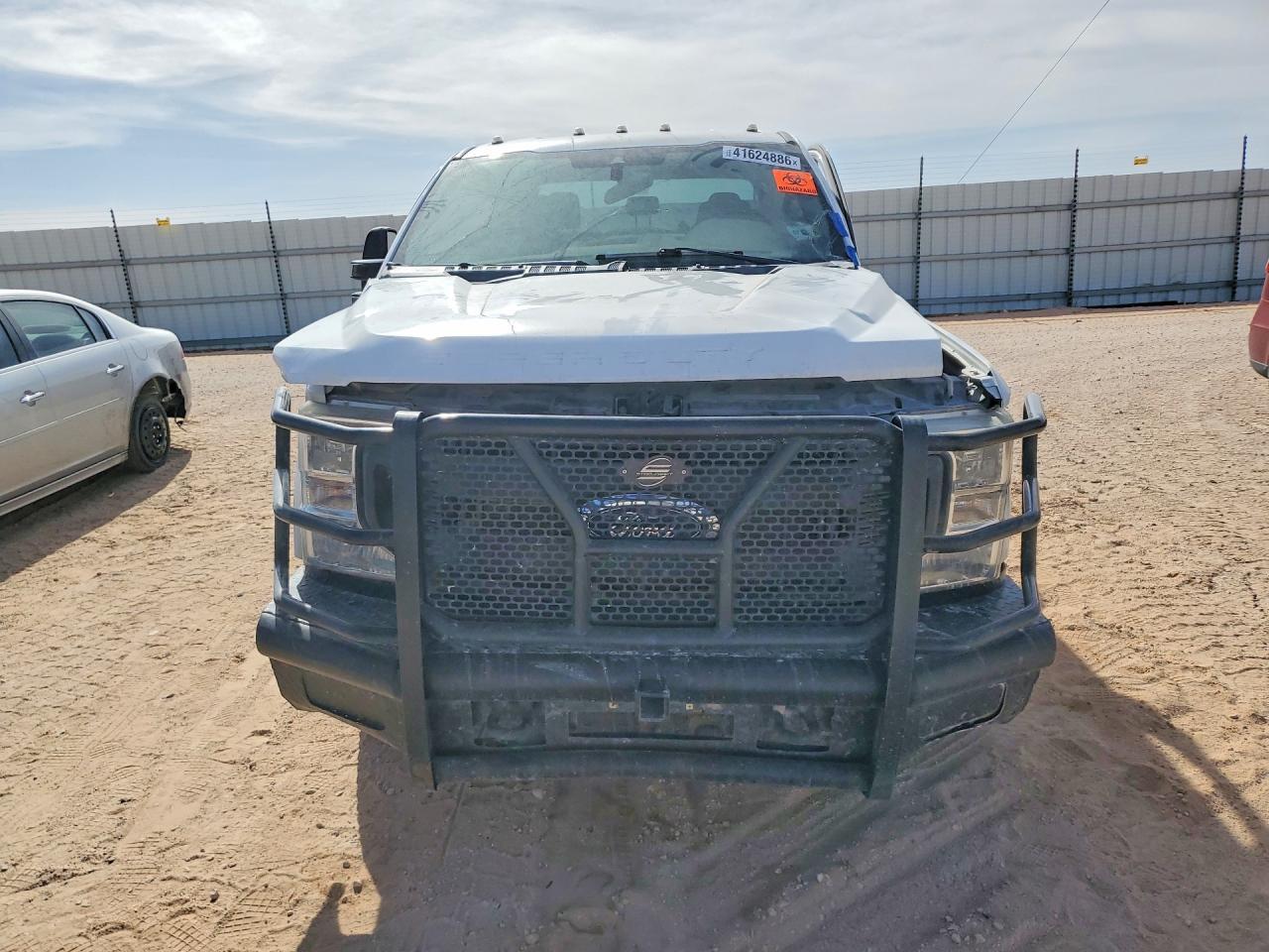 2022 Ford F250 Super Duty - Image 5
