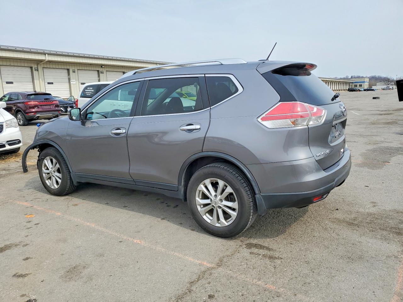 2015 Nissan Rogue Sv - Image 2