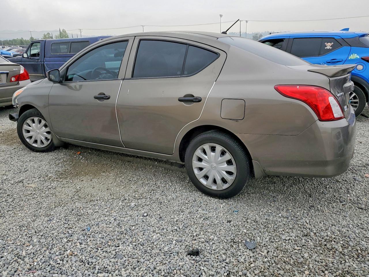 2016 Nissan Versa 1.6 S Plus - Фото 2
