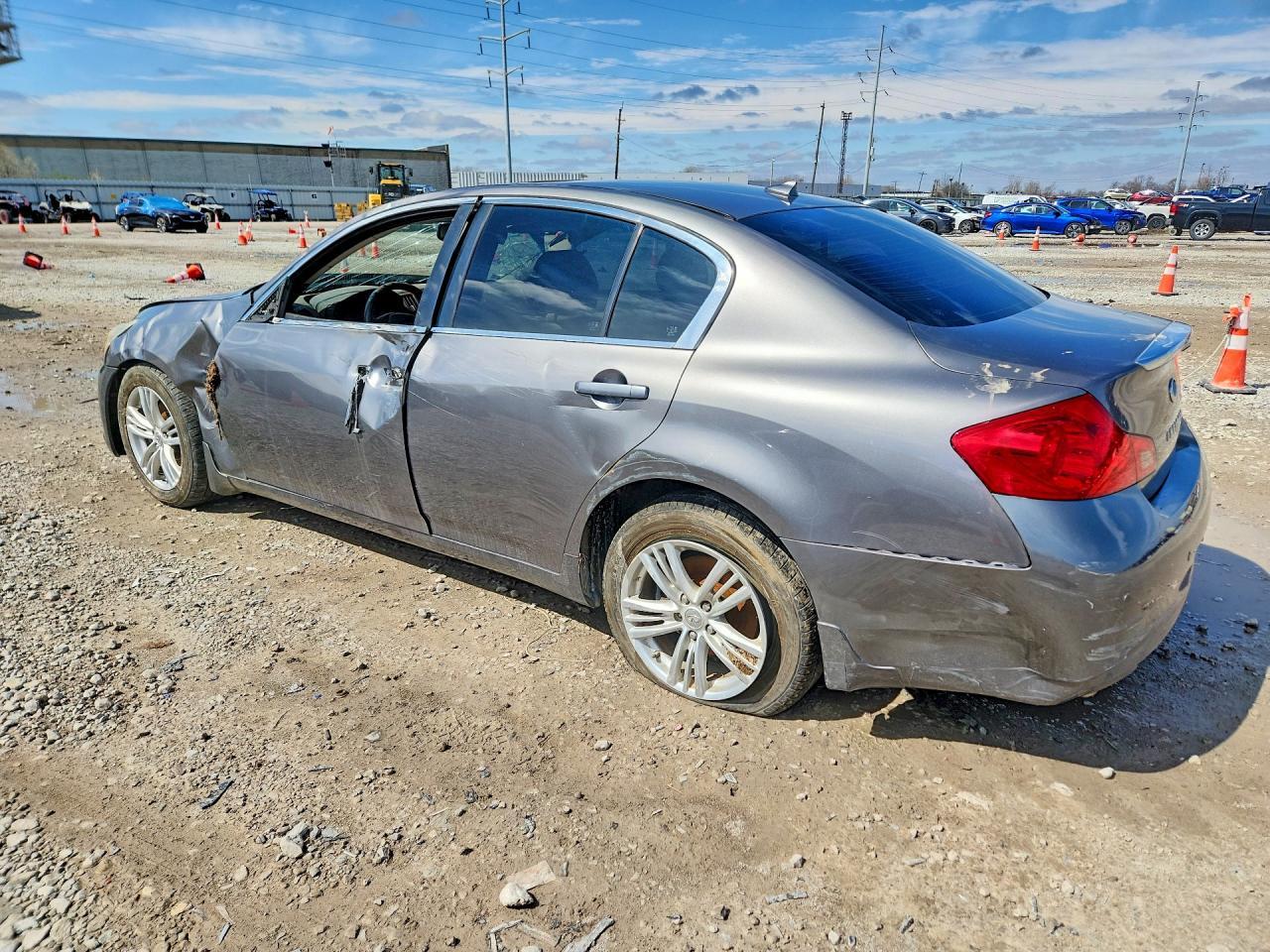 2013 Infiniti G37 Sedan X - Image 2
