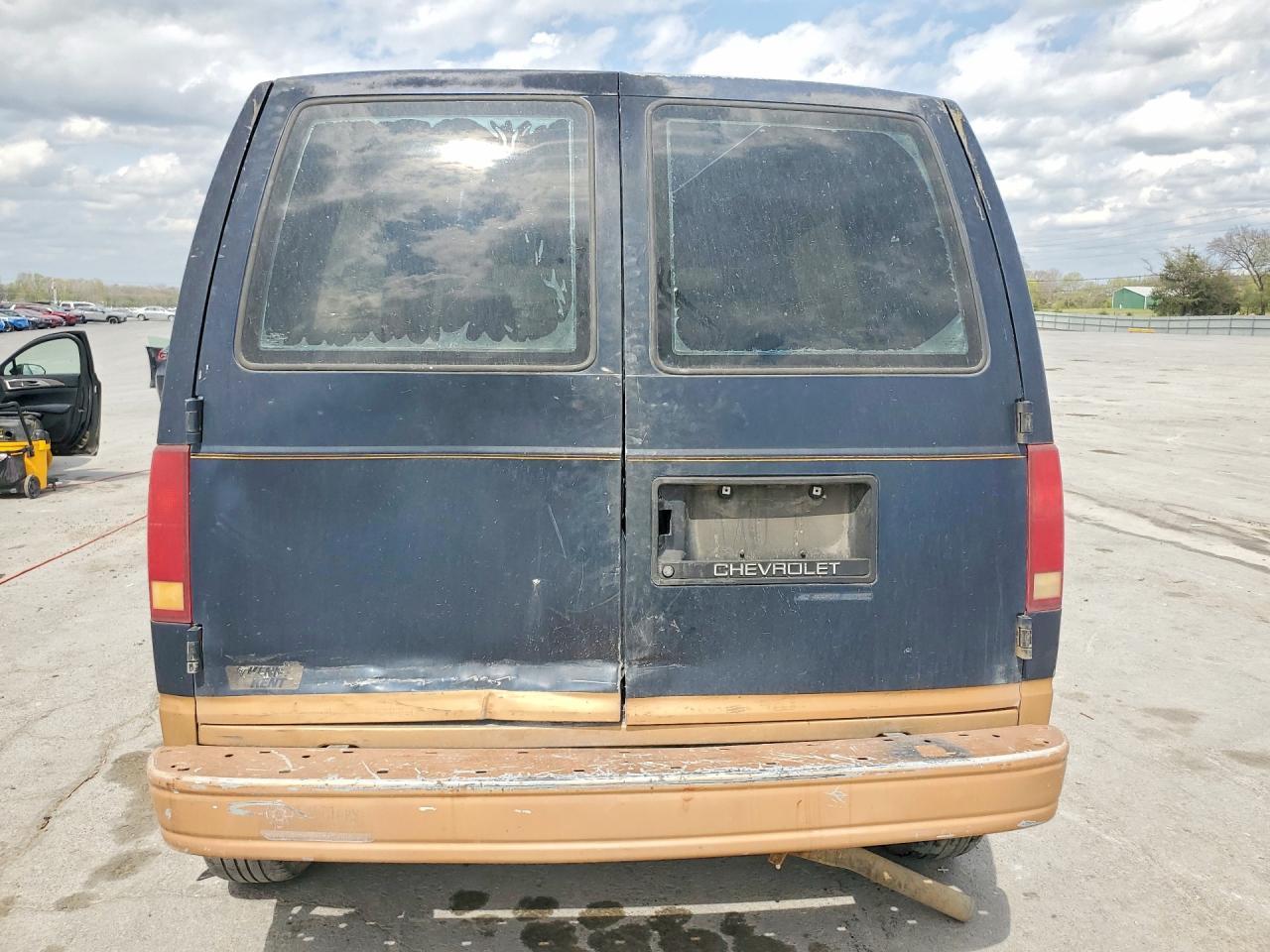 1987 Chevrolet Astro - Фото 6