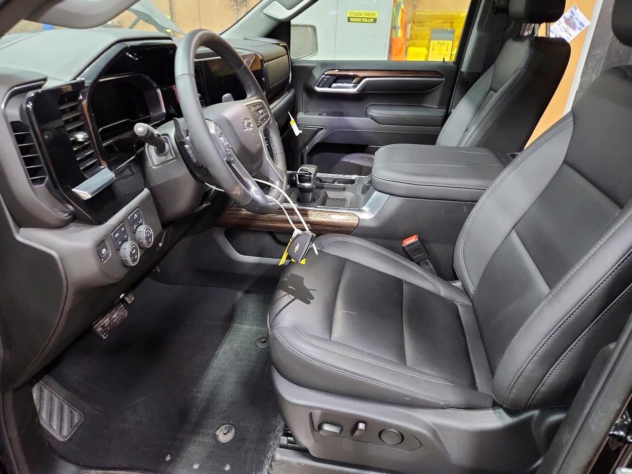 2025 Chevrolet Silverado K1500 Rst - Image 7