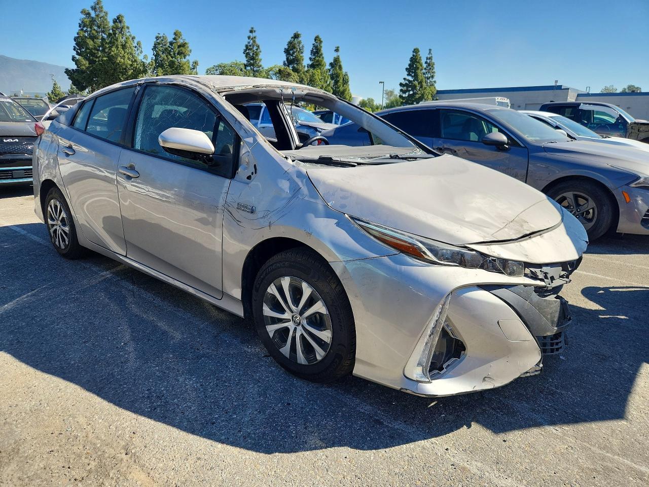 2021 Toyota Prius Prime Le - Image 4