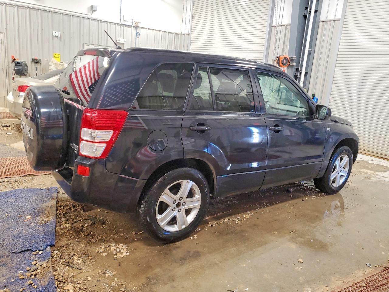 2008 Suzuki Grand Vitara Luxury - Image 3
