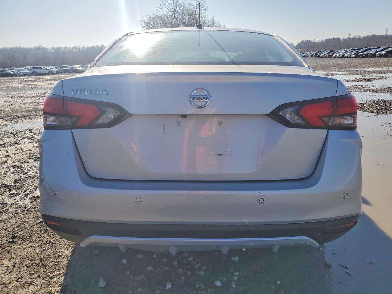 2021 Nissan Versa S - Фото 6