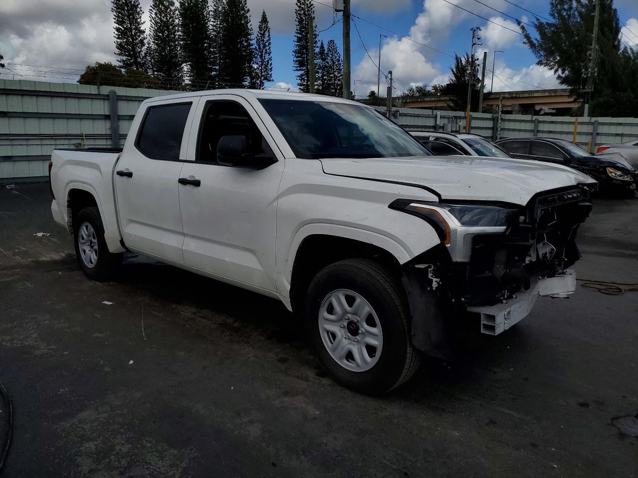 2025 Toyota Tundra Sr - Image 4