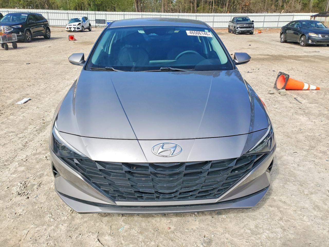 2022 Hyundai Elantra Se - Image 5