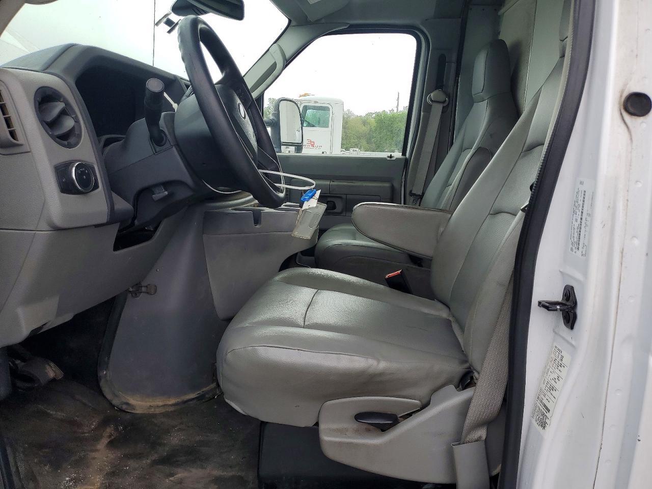 2021 Ford Econoline E350 Super Duty Cutaway Van - Фото 7