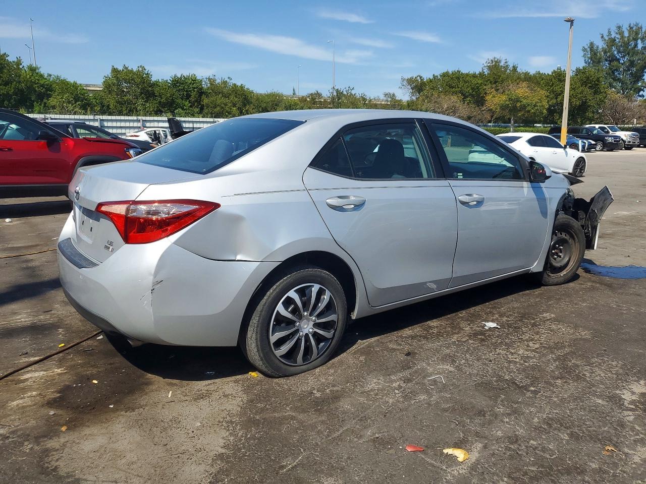 2017 Toyota Corolla Le - Фото 3
