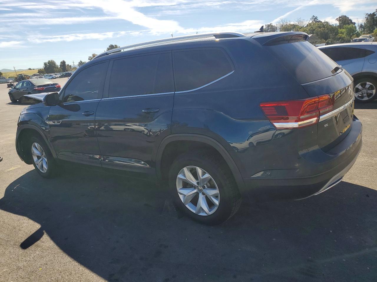 2018 Volkswagen Atlas Se - Image 2