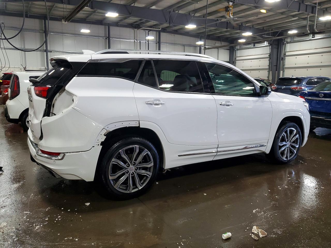 2018 GMC Terrain Denali - Image 3