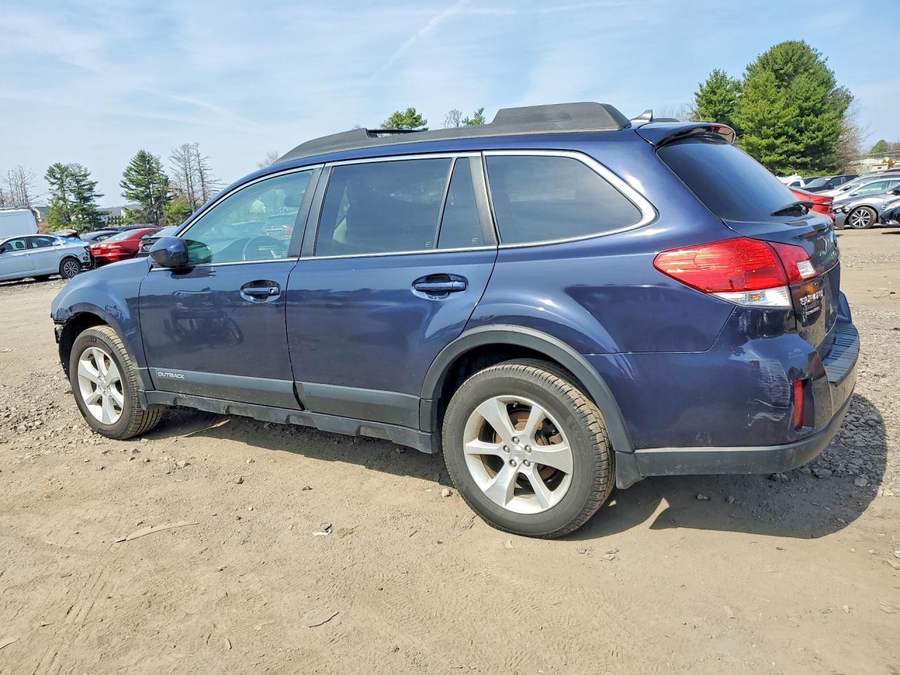 2013 Subaru Outback 2.5I Limited - Image 2