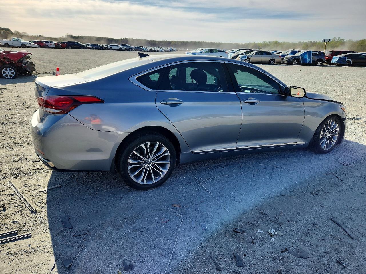 2015 Hyundai Genesis 3.8L - Фото 3