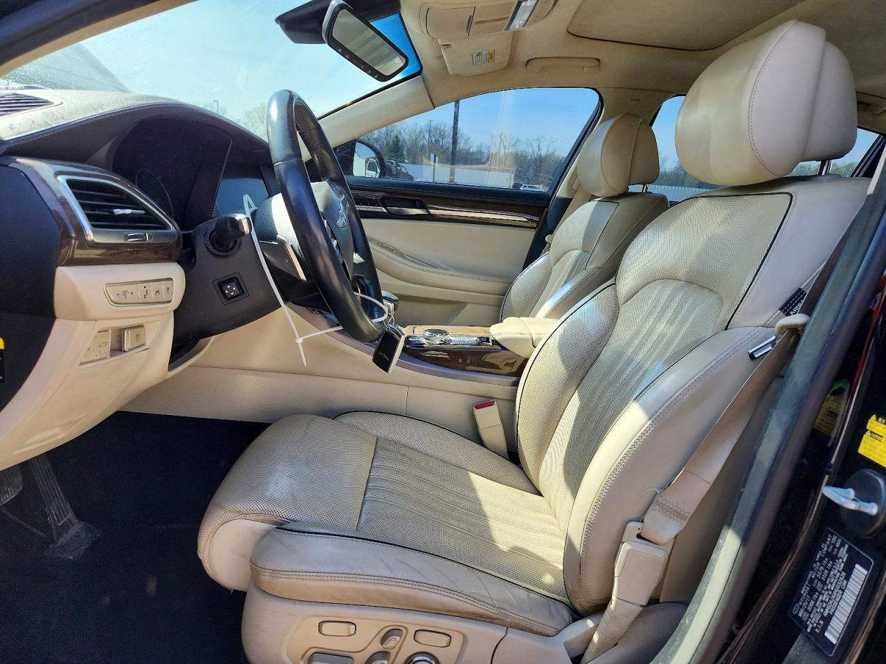 2017 Genesis G90 3.3T Premium - Фото 7