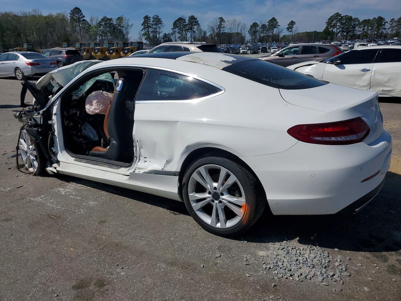 2017 Mercedes-Benz C 300 4Matic - Фото 2