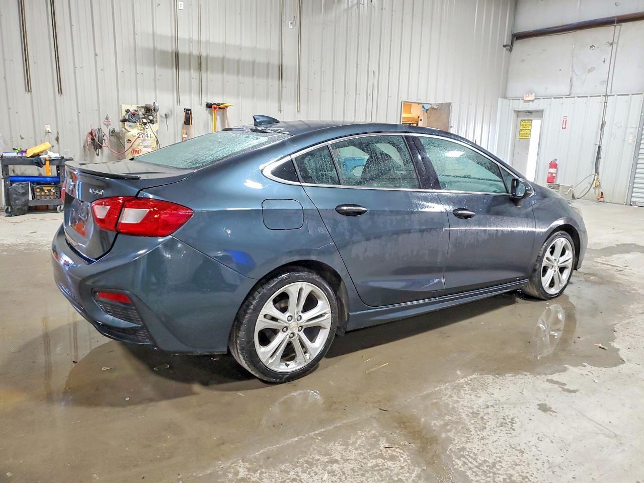 2017 Chevrolet Cruze Premier - Image 3