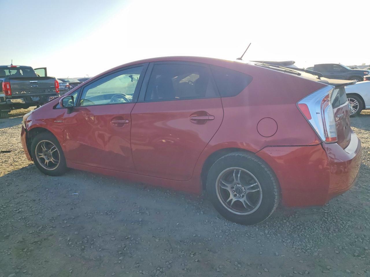 2013 Toyota Prius Two - Фото 2