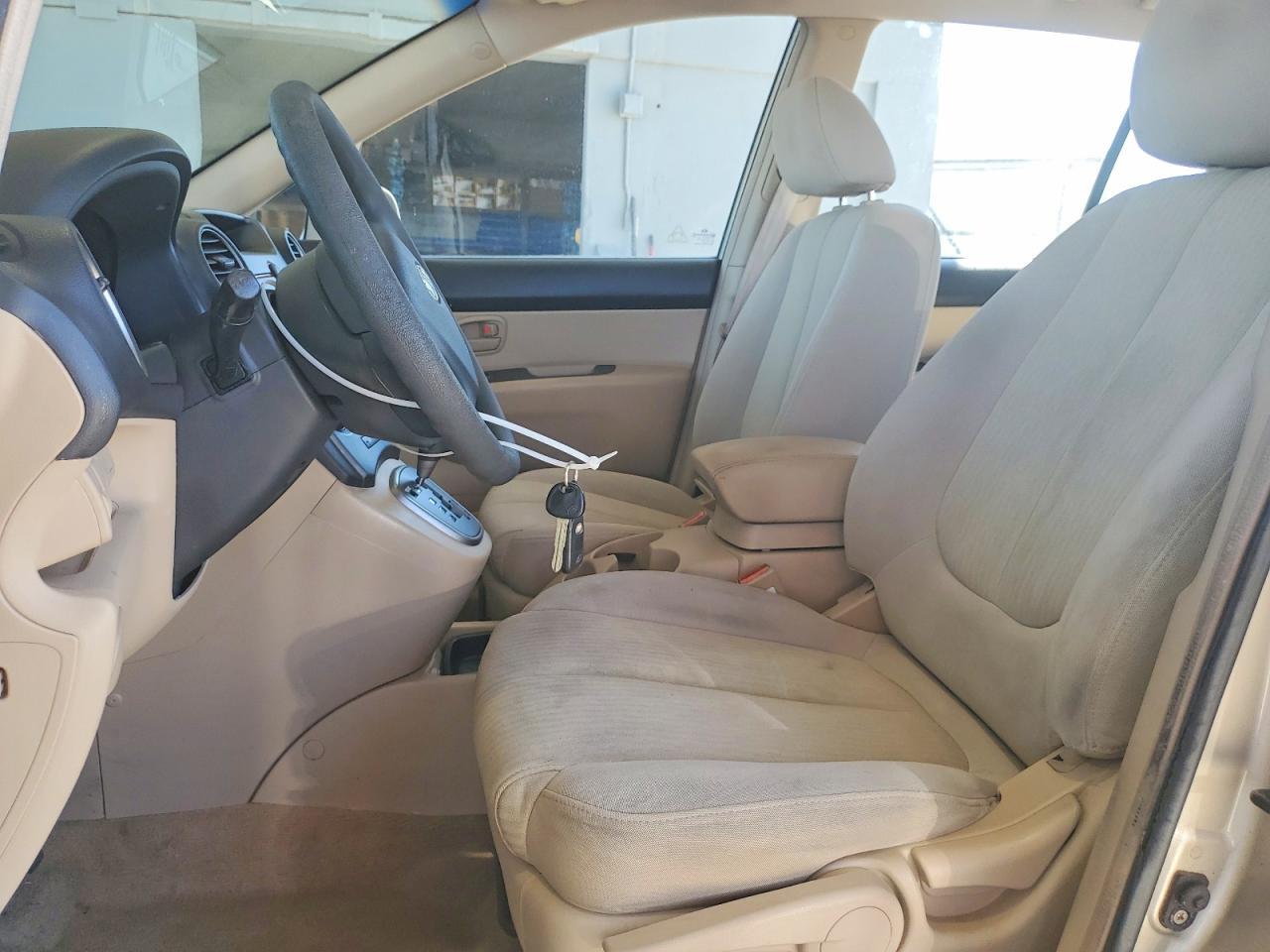 2007 Kia Rondo Lx - Image 7