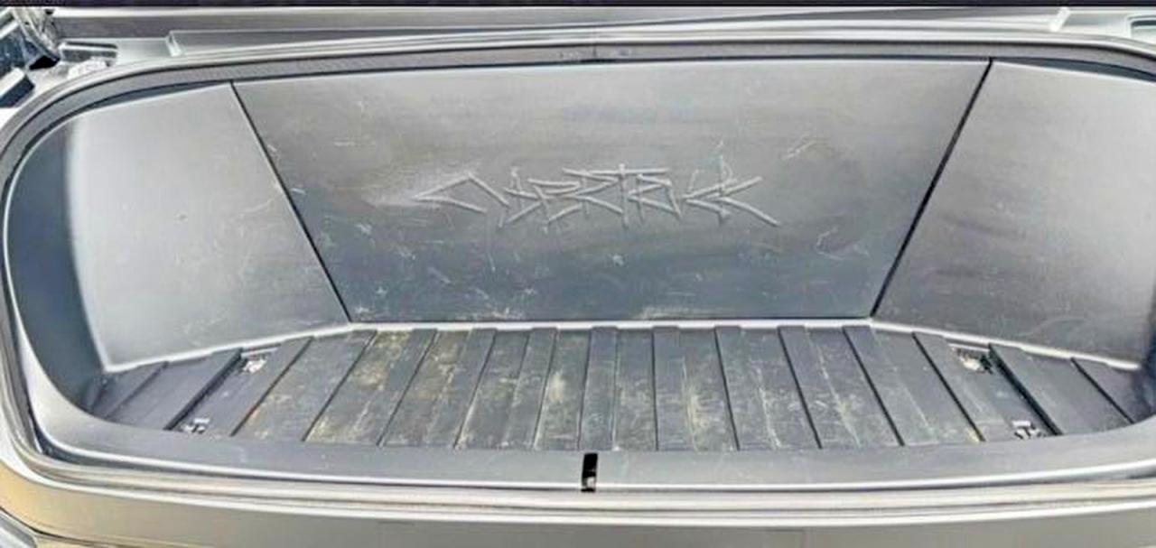 2024 Tesla Cybertruck - Фото 7