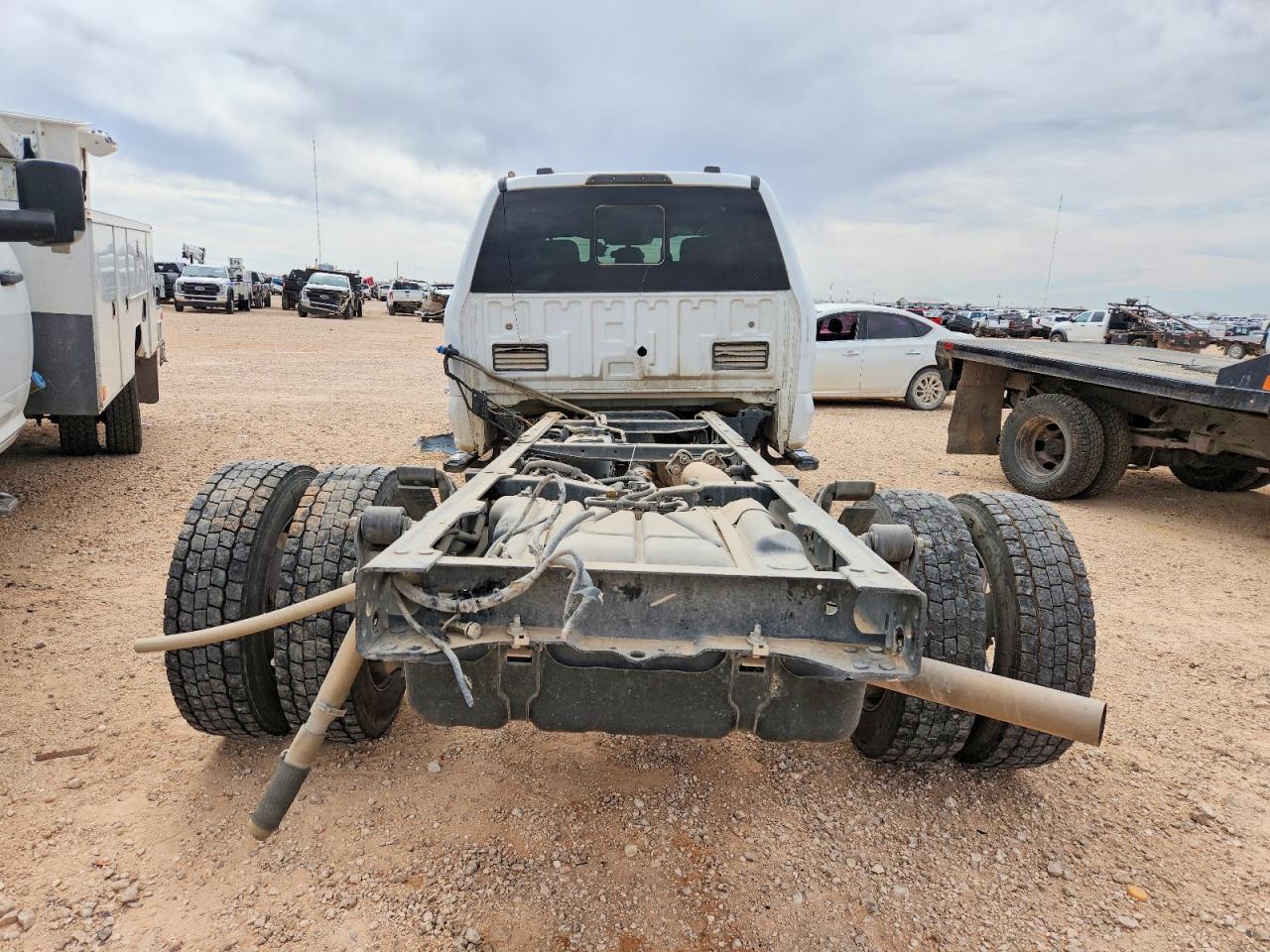 2023 Ford F550 Super Duty Truck Cab And Chassis - Фото 6